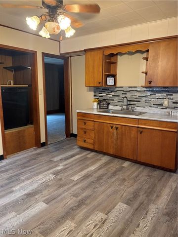 39 School Street, Hubbard, OH 44425
