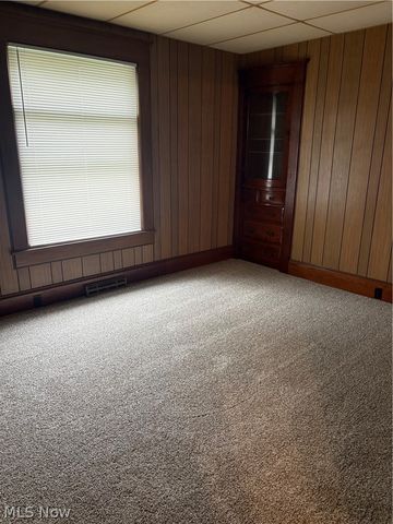 39 School Street, Hubbard, OH 44425