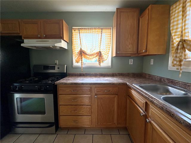 442 Park St, Rochester, PA 15074