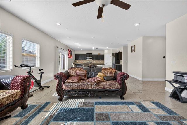 5986 E Pitt Ave, Fresno, CA 93727