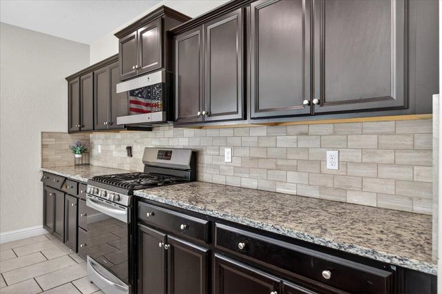 5986 E Pitt Ave, Fresno, CA 93727