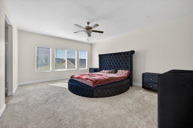 5986 E Pitt Ave, Fresno, CA 93727