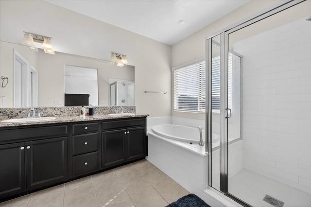 5986 E Pitt Ave, Fresno, CA 93727