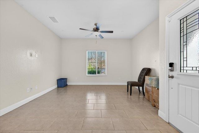 5986 E Pitt Ave, Fresno, CA 93727