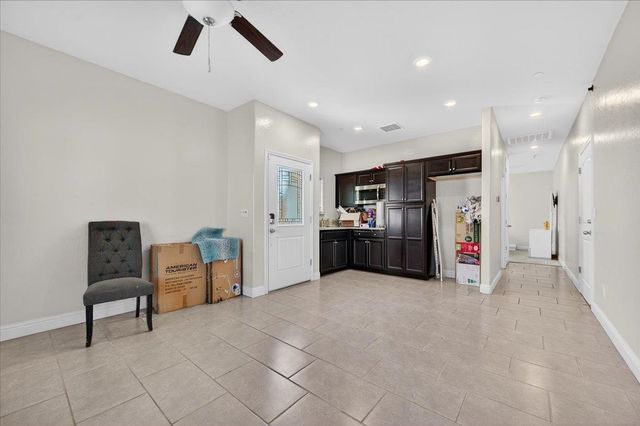 5986 E Pitt Ave, Fresno, CA 93727