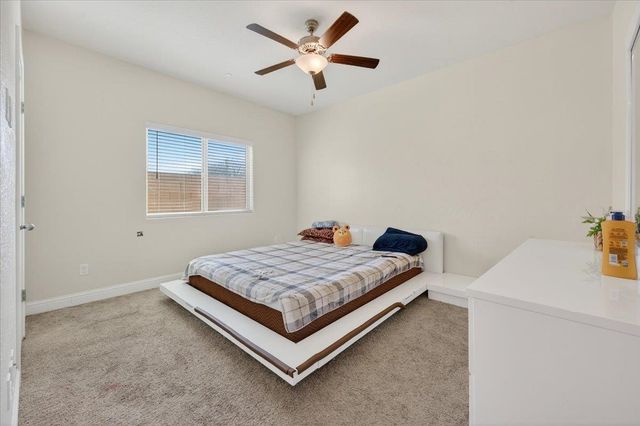 5986 E Pitt Ave, Fresno, CA 93727