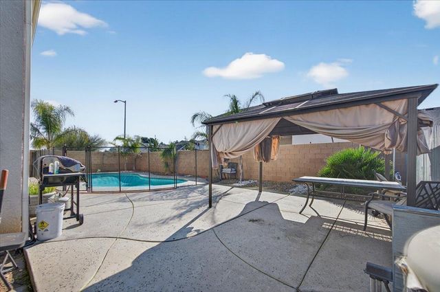 5986 E Pitt Ave, Fresno, CA 93727