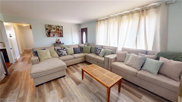 5143 Calla Avenue NW, Champion, OH 44483