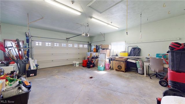 5143 Calla Avenue NW, Champion, OH 44483