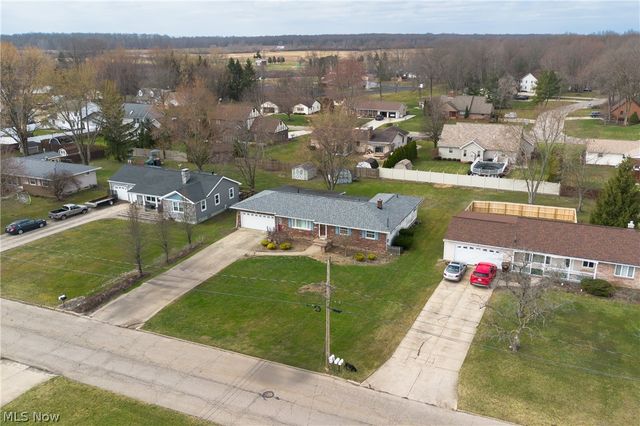 5143 Calla Avenue NW, Champion, OH 44483