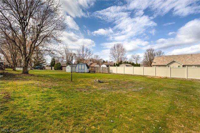 5143 Calla Avenue NW, Champion, OH 44483