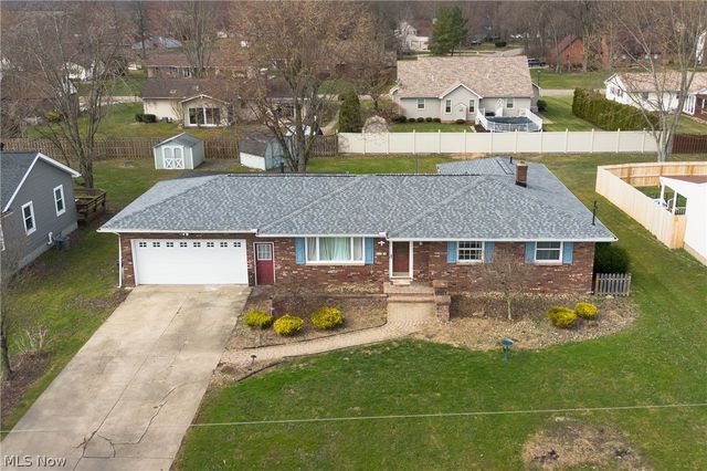 5143 Calla Avenue NW, Champion, OH 44483