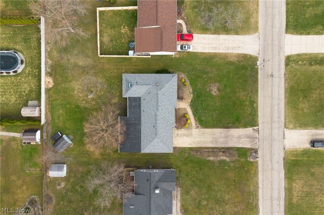 5143 Calla Avenue NW, Champion, OH 44483