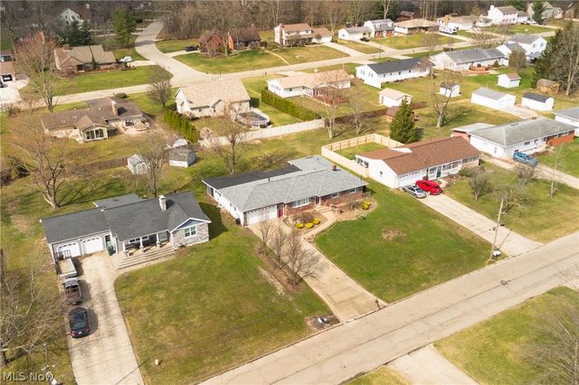 5143 Calla Avenue NW, Champion, OH 44483