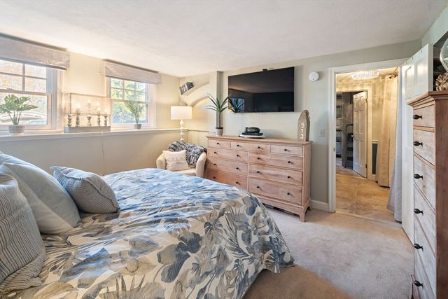 115 Ellis Farm Ln, Melrose, MA 02176