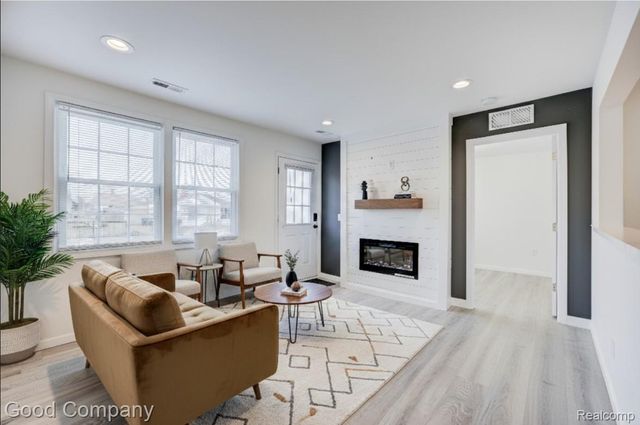 23826 Kate Avenue, Warren, MI 48091