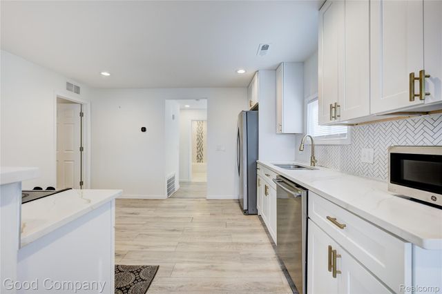 23826 Kate Avenue, Warren, MI 48091