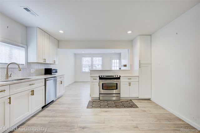 23826 Kate Avenue, Warren, MI 48091