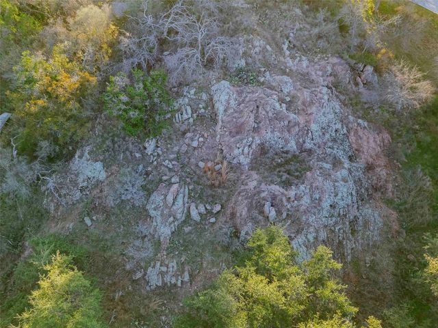 185 Roadrunner LN, Burnet, TX 78611