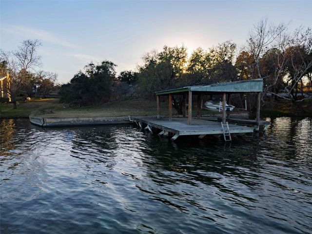 185 Roadrunner LN, Burnet, TX 78611