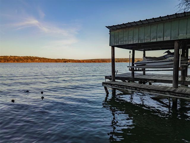 185 Roadrunner LN, Burnet, TX 78611