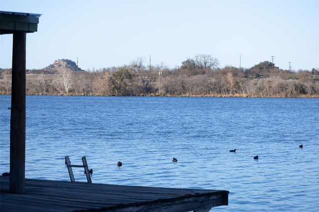 185 Roadrunner LN, Burnet, TX 78611