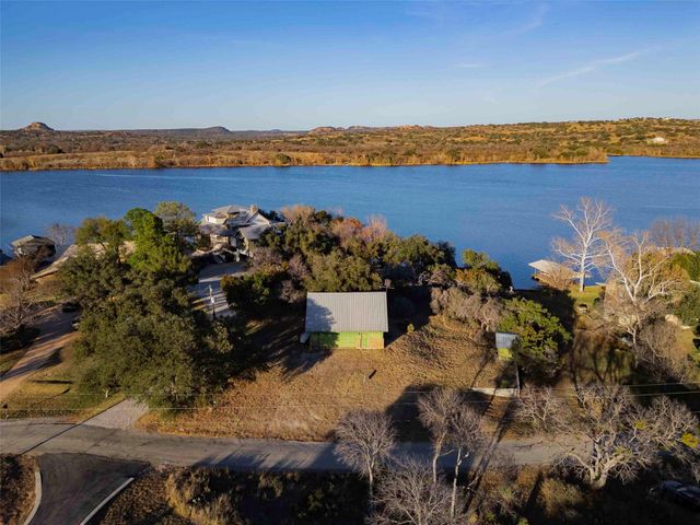 185 Roadrunner LN, Burnet, TX 78611