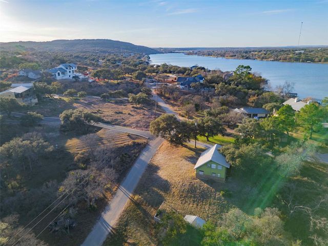 185 Roadrunner LN, Burnet, TX 78611