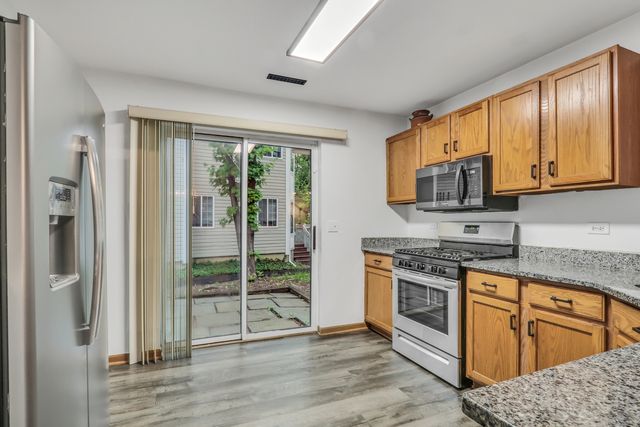274 W Treehouse Lane 274, Round Lake, IL 60073