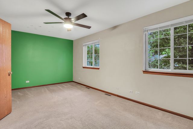 274 W Treehouse Lane 274, Round Lake, IL 60073