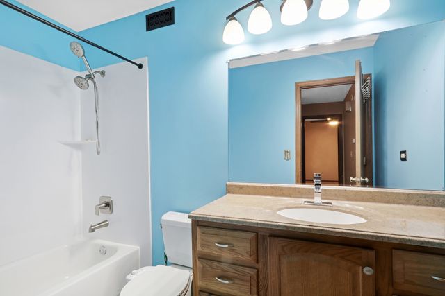 274 W Treehouse Lane 274, Round Lake, IL 60073