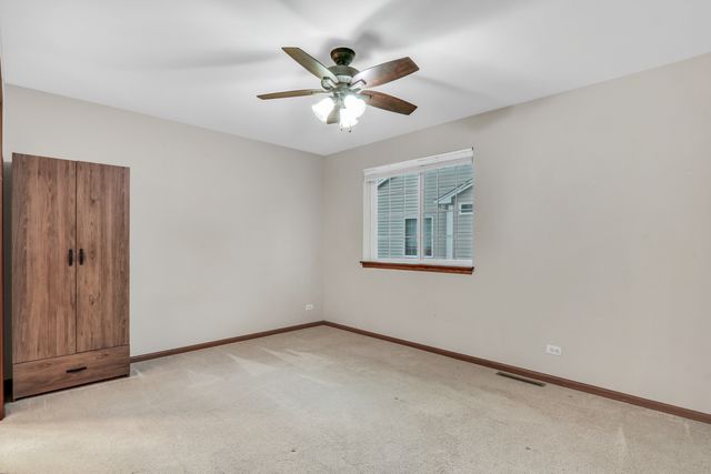 274 W Treehouse Lane 274, Round Lake, IL 60073