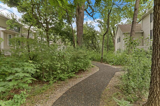 274 W Treehouse Lane 274, Round Lake, IL 60073
