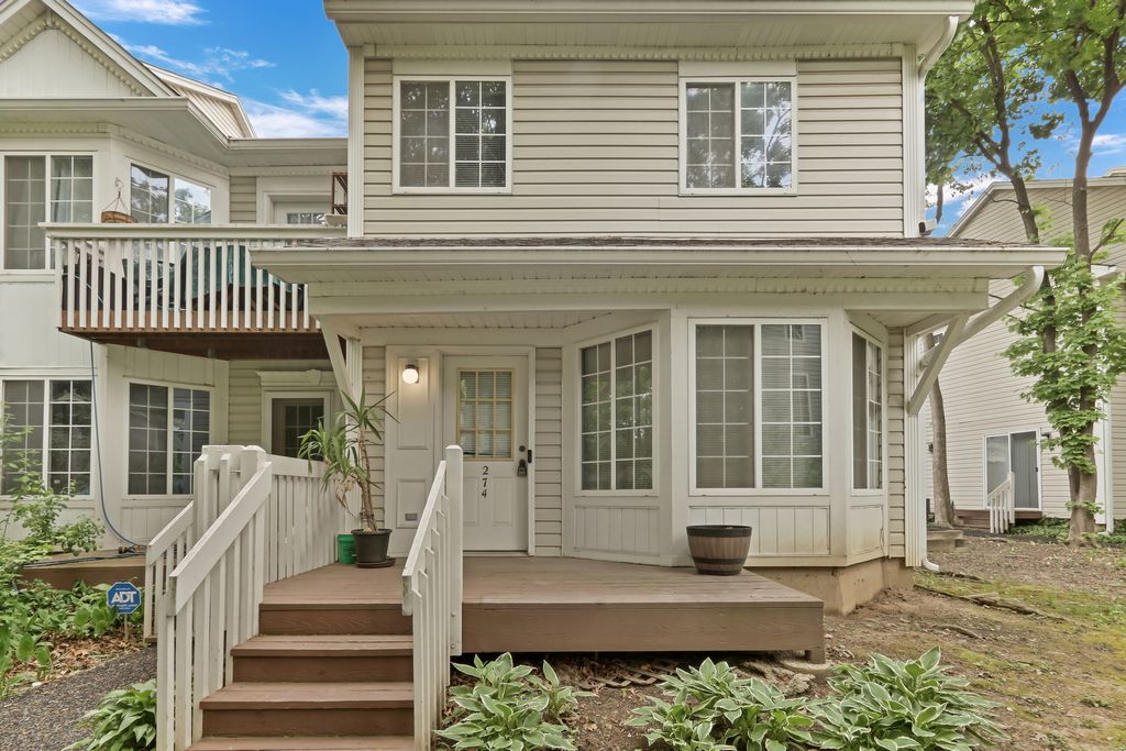 274 W Treehouse Lane 274, Round Lake, IL 60073