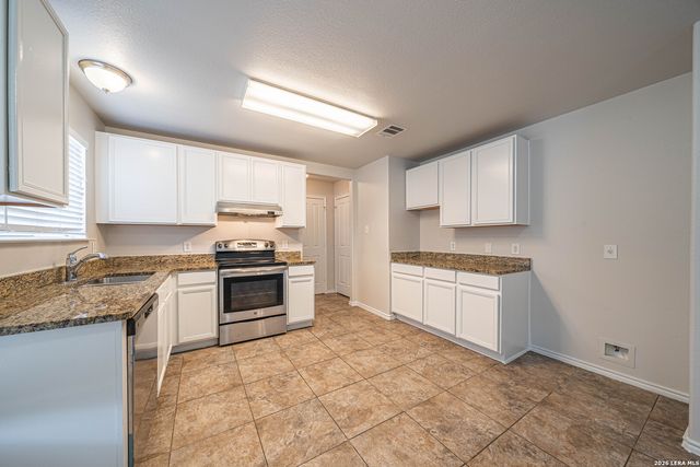 5018 FOUNTAIN HL, San Antonio, TX 78244