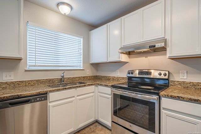 5018 FOUNTAIN HL, San Antonio, TX 78244