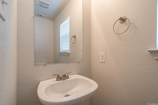 5018 FOUNTAIN HL, San Antonio, TX 78244