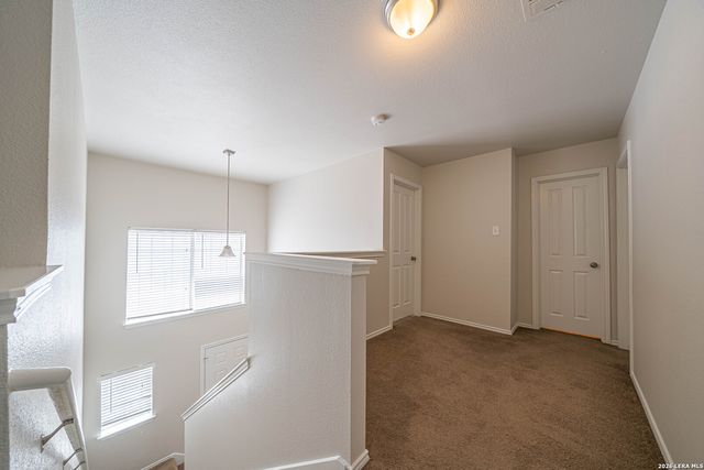 5018 FOUNTAIN HL, San Antonio, TX 78244