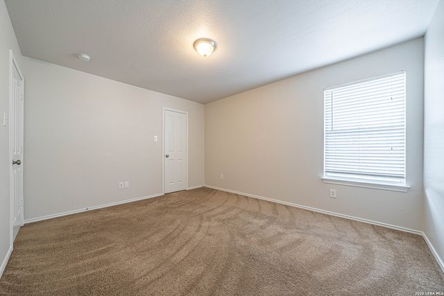 5018 FOUNTAIN HL, San Antonio, TX 78244
