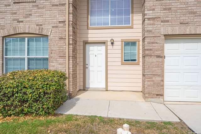 5018 FOUNTAIN HL, San Antonio, TX 78244