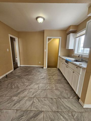 12066 Minden Street, Detroit, MI 48205