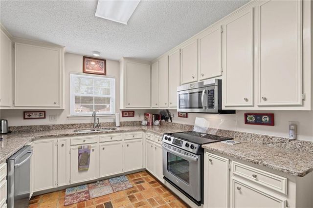 7056 Stonebridge Court, Mobile, AL 36608