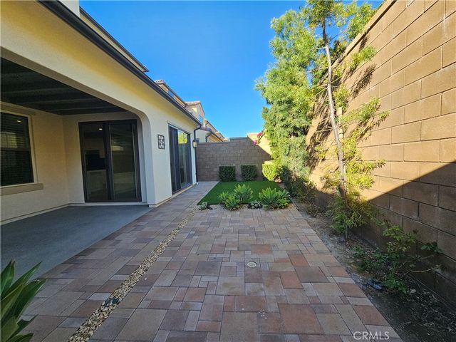 106 Tartan, Irvine, CA 92620
