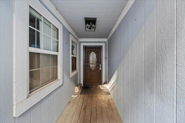 810 Oakmont Lane, Lake Arrowhead, CA 92352