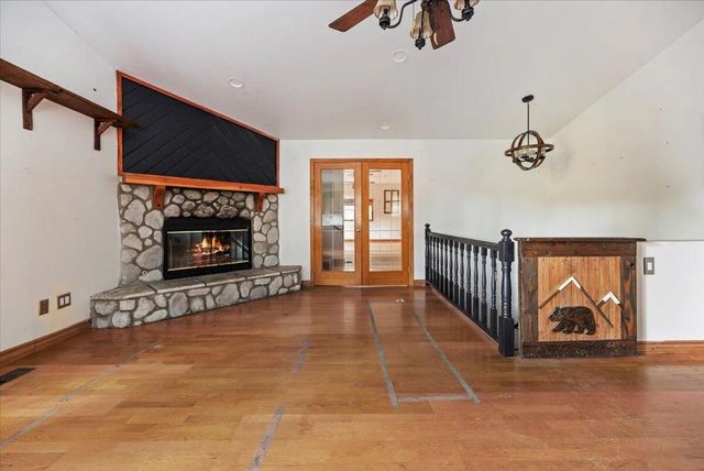 810 Oakmont Lane, Lake Arrowhead, CA 92352