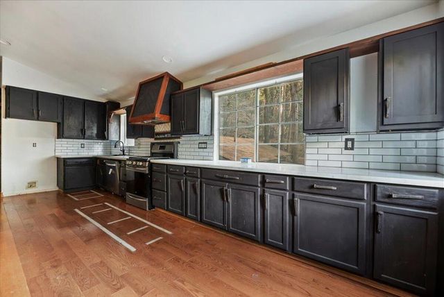 810 Oakmont Lane, Lake Arrowhead, CA 92352