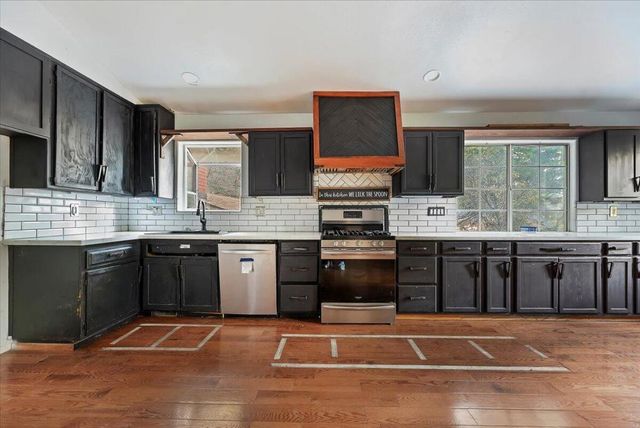 810 Oakmont Lane, Lake Arrowhead, CA 92352