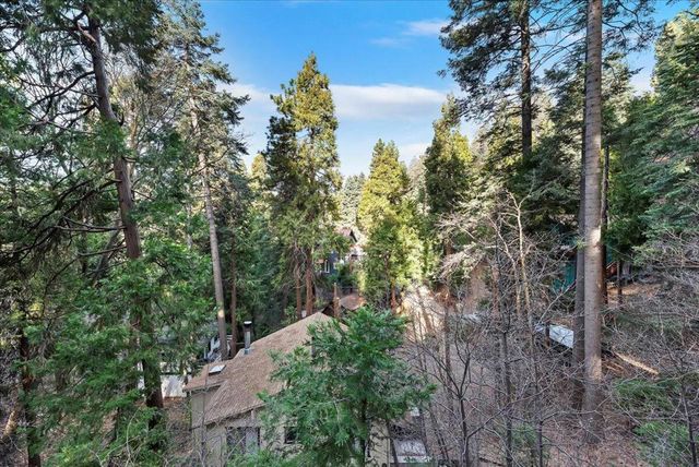 810 Oakmont Lane, Lake Arrowhead, CA 92352