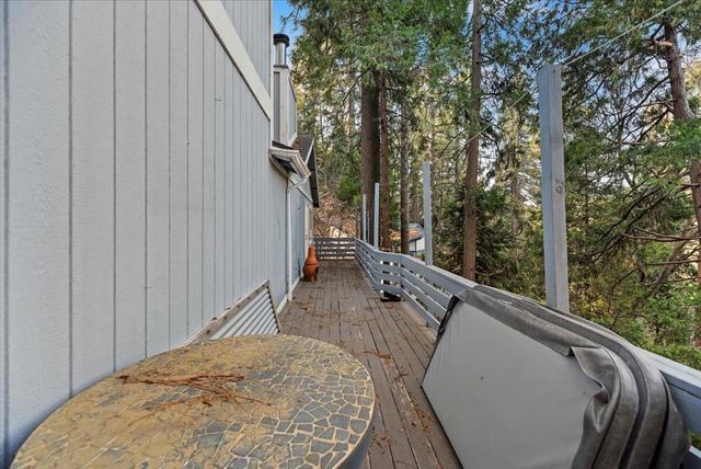 810 Oakmont Lane, Lake Arrowhead, CA 92352