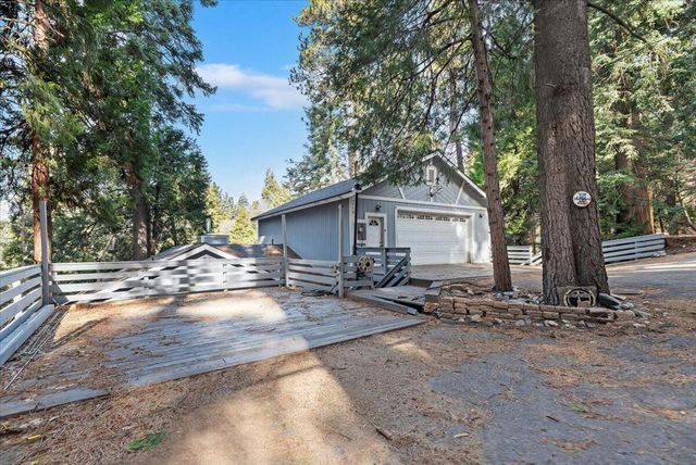 810 Oakmont Lane, Lake Arrowhead, CA 92352